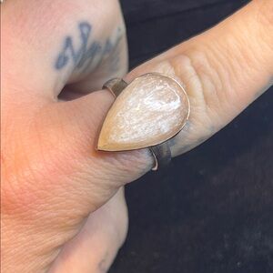 Elegant Silver and Cream Teardrop Ring SIZE 9
